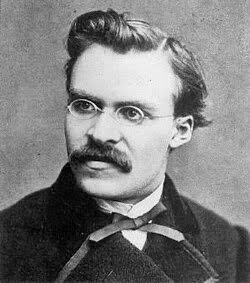 PhilemonLau's tweet photo. 德國存在主義哲學家尼采（Friedrich Nietzsche）認為，猶太-基督教傳統用罪來解釋不幸，這其實是一種譴責受害者的方式，他欣賞古希臘人的洞見，認為深重的苦難是人類生活根本上的悲劇性的標誌。

尼采在其《悲劇的誕生》（The Birth of Tragedy）中，推測古希臘悲劇來自於兩個不同的人類學視角，一個來自酒神迪奧尼索斯，代表創造力與混亂；另一個來自太陽神阿波羅，代表美與秩序。

從迪奧尼索斯的視角來看，個體的存在只是幻象，我們的真實感來自於對生活整體的參與；而從阿波羅的視角來看，個體的存在有其實在的基礎，這種實在所展現出的和諧，讓我們暫時忘記自己的脆弱，進而愛上自己有限的生命。

因此，尼采認為古希臘悲劇的偉大之處，正在於同時喚醒了觀眾的兩重視角。表面上，觀眾被提醒留意人類存在的荒謬；但同時，它也讓人驚異於生活內在的美，並呼喚人們參與到生活和歷史中。

尼采極其喜愛悲劇對於苦厄的解決方案，他盛讚古希臘人的倫理觀，因其強調個體面對命運時的卓越和高貴。與此相反，尼采認為猶太-基督教迷戀罪和罪感，而顯得過於陰鬱。