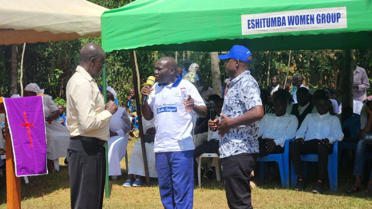 Sumbasule's tweet photo. Yesterday in Butere.
As we mourned together, we also reflected on the future of Kakamega and Kenya.
I believe it's time for leadership that delivers, revives development and puts people first.
Together, we can make it happen. https://t.co/A7ar7U7n4q