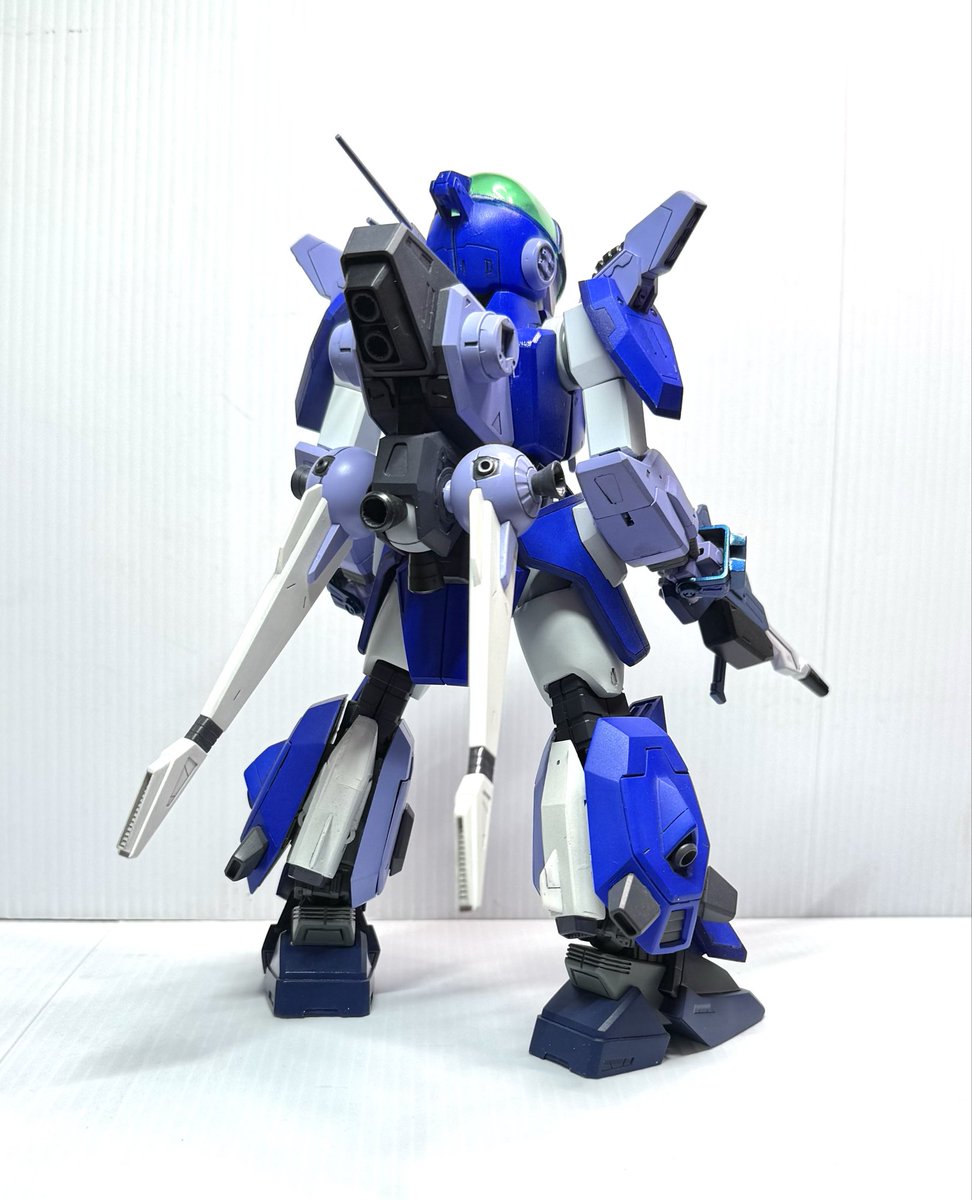 FireFox_1982's tweet photo. #公式写真とうちの子並べようぜチャレンジ
あら、なんか何気にこのレイズナーのバックショットってあげてなかったかもしれない。
差し色が個人的には好きでは無いのでスラスター内部は塗り分けて無いです。 https://t.co/tBhhZDZF03