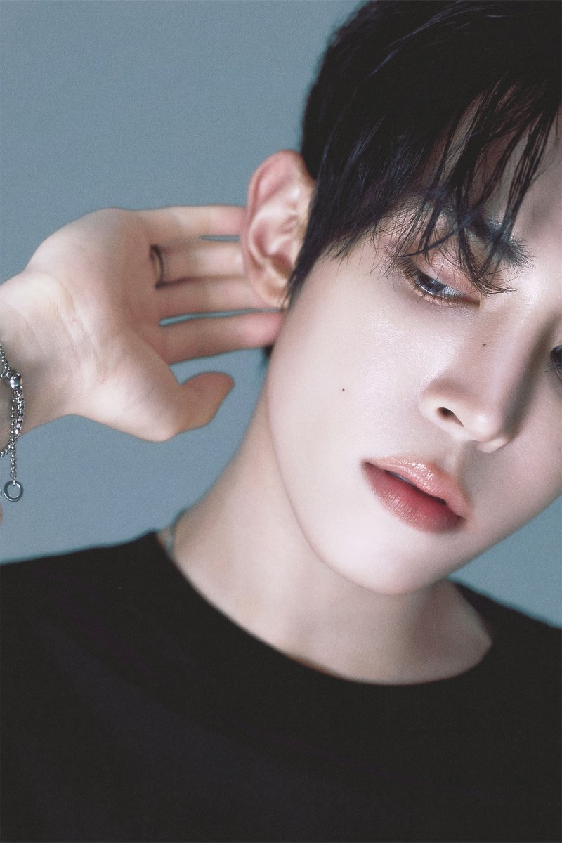 CUBE_NOWZ's tweet photo. NOWZ (나우즈) Digital Single [Achilles]  

Concept Photo 1
#현빈 #HYEONBIN 

🪩 2026. 08. 05. 6PM (KST) 

#NOWZ #나우즈 
#Achilles https://t.co/oFWMWOhTJj