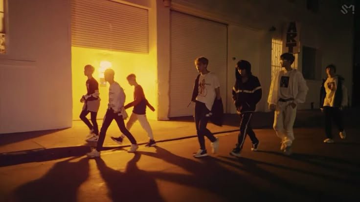 its7dream's tweet photo. we're so young, we're so freaky https://t.co/mlD9o9lxTR