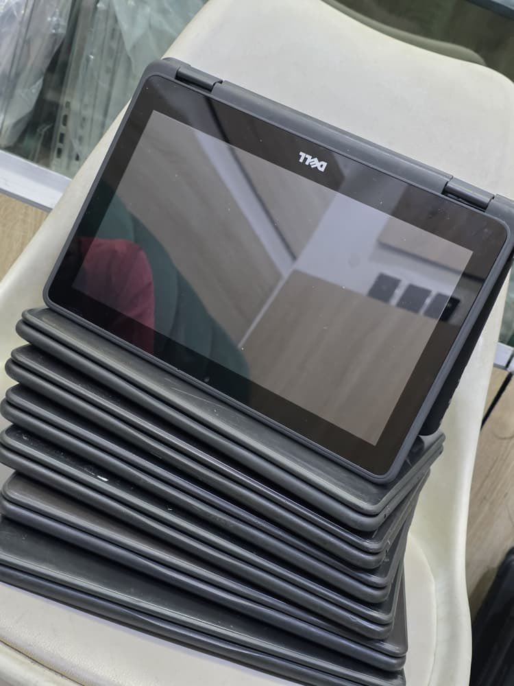 fabulous_amara's tweet photo. Dell LATITUDE 3190
Intel pentium
128 SSD 4gb RAM 
Touch screen 
11 INCHES SCREEN 
X360 CONVERTIABLE 

Price:160,000

Location: ikeja 

Contact :07036796444

 #BBNaija https://t.co/C95IcbrhzC