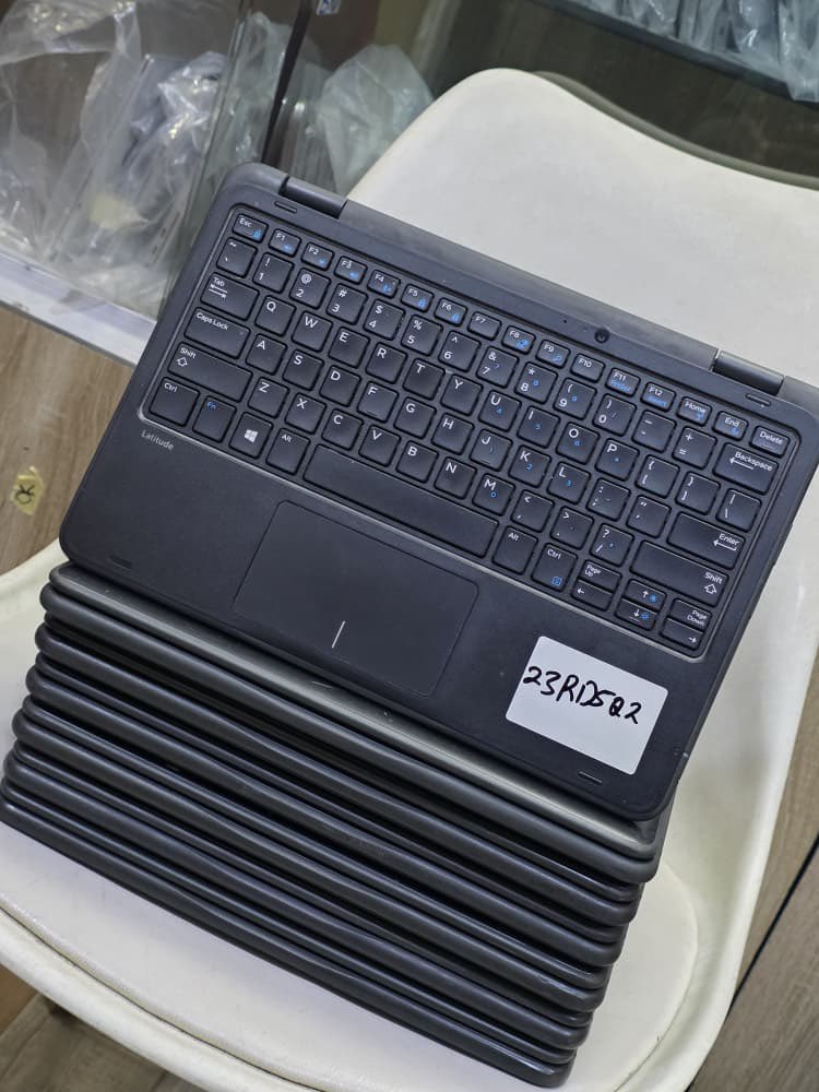 fabulous_amara's tweet photo. Dell LATITUDE 3190
Intel pentium
128 SSD 4gb RAM 
Touch screen 
11 INCHES SCREEN 
X360 CONVERTIABLE 

Price:160,000

Location: ikeja 

Contact :07036796444

 #BBNaija https://t.co/C95IcbrhzC