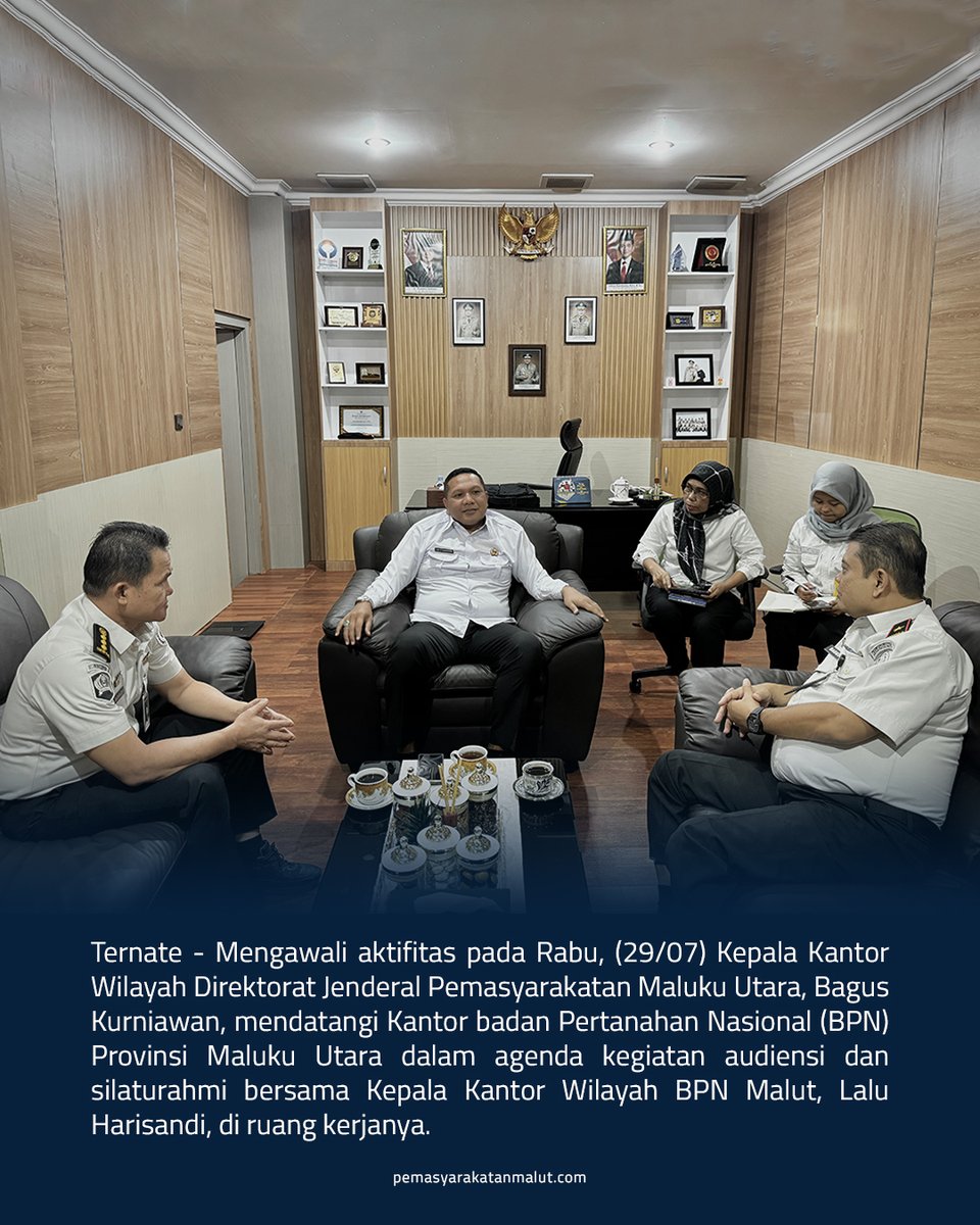 ditjenpasmalut's tweet photo. Kepala Kantor Wilayah Ditjenpas Maluku Utara, Bagus Kurniawan, melaksanakan audiensi dan silaturahmi dengan Kepala Kanwil BPN Maluku Utara, Lalu Harisandi, Rabu (29/07).

Berita selengkapnya : https://t.co/B1T330AwYy https://t.co/oVE3RjdpBN
