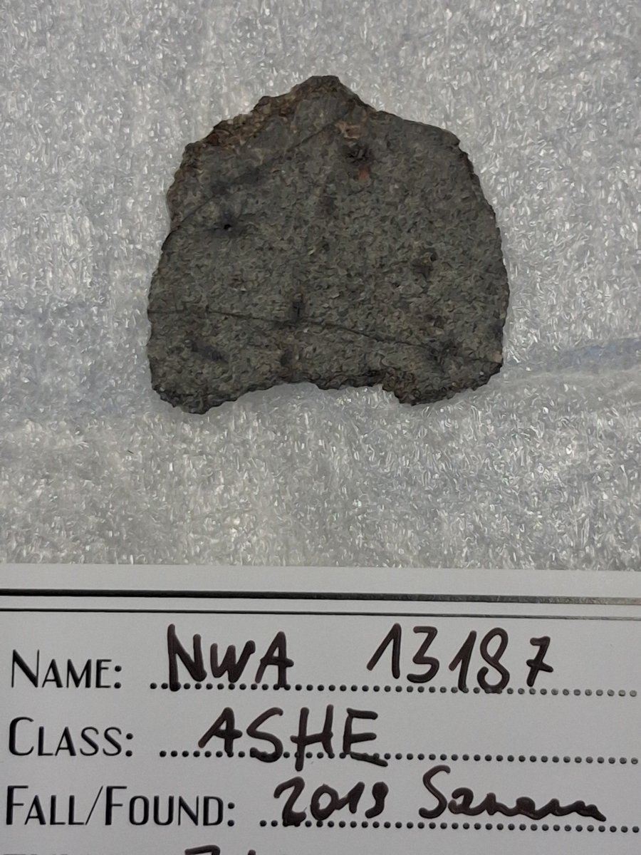 Josep_Trigo's tweet photo. TODAY PRESENTING #SHERGOTTITE #NWA13187 from @ice_csic
collection. A #Martian granite being an amazing survivor of extreme shock!
English:
https://t.co/kmXGhZTsQg
Català: https://t.co/BYBkUzK4zu
Castellà:
https://t.co/FnhZDaPJAR https://t.co/vi4KFtCQ1d
