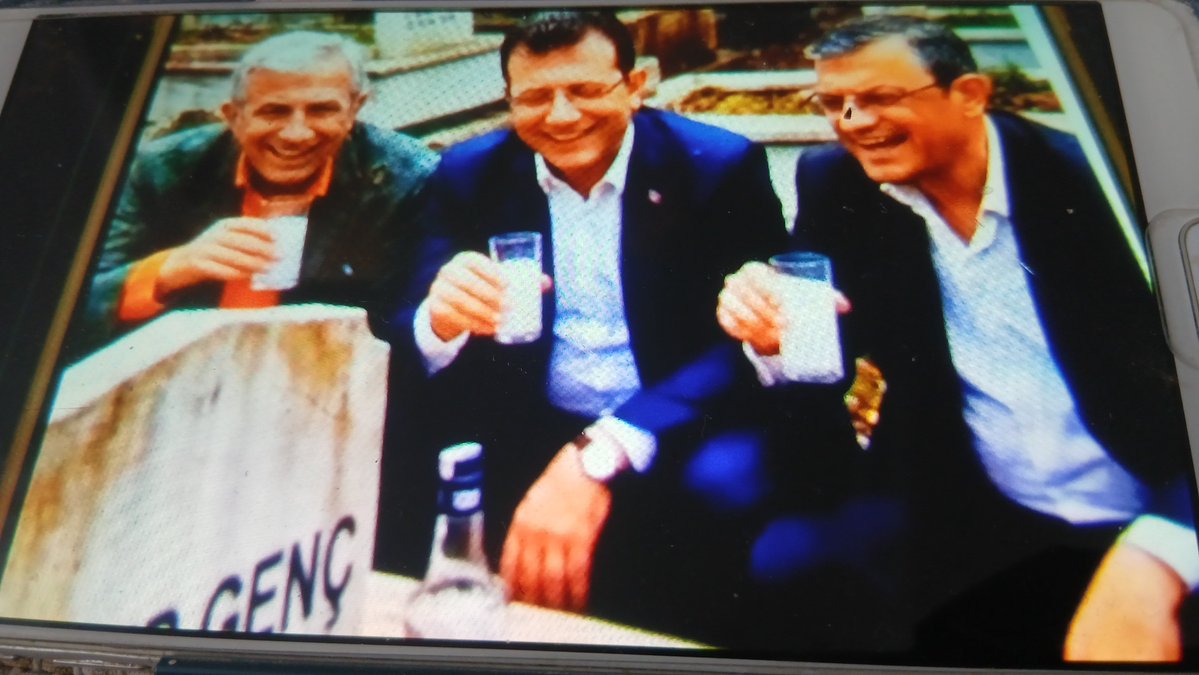 sadilguler36's tweet photo. @nedimsener2010 BUNLAR 
NE

CHP, NİN
SIRTIN DAKİ
GAMSIZLAR. 

#cumhurbaşkanıerdoğan #devletbahçeli #kemalkılıçtaroğlu #muratkarayalçın #savcısayan #mehmetsevigen #hikmetçetin #muharremince #özgürözel #ekremimamoğlu #abdullahgül #barışyarkadaş #gürseltekin #özgürçelik #berhamşimşek #tgrttv. https://t.co/XGzwTreNGt
