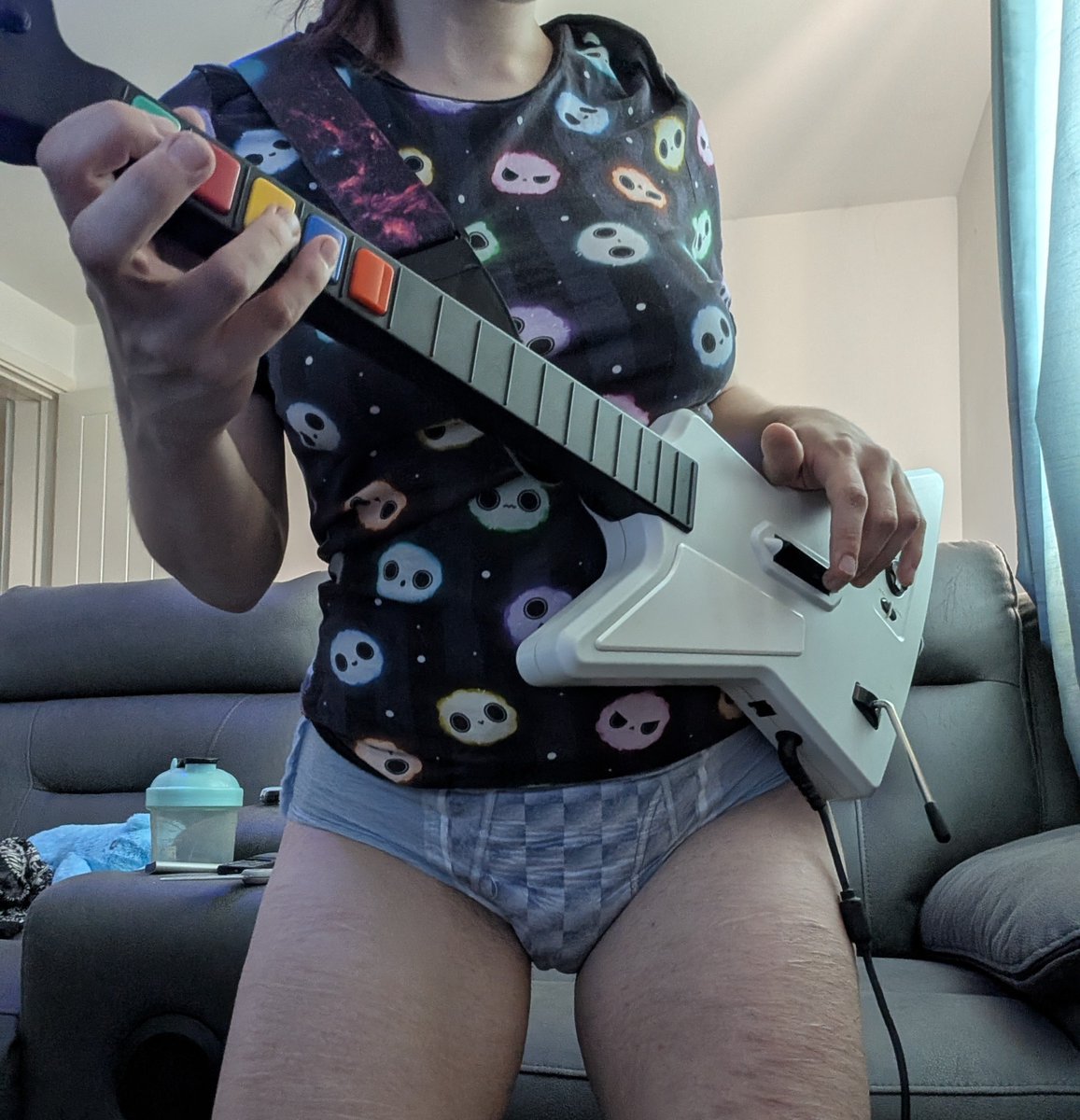 TinyCottontail_'s tweet photo. Dads cheeky little rockstar! Cant not go on stage padded, gotta keep playing!~ X3
#little #littlespace #abdl https://t.co/sojNdQ87gJ