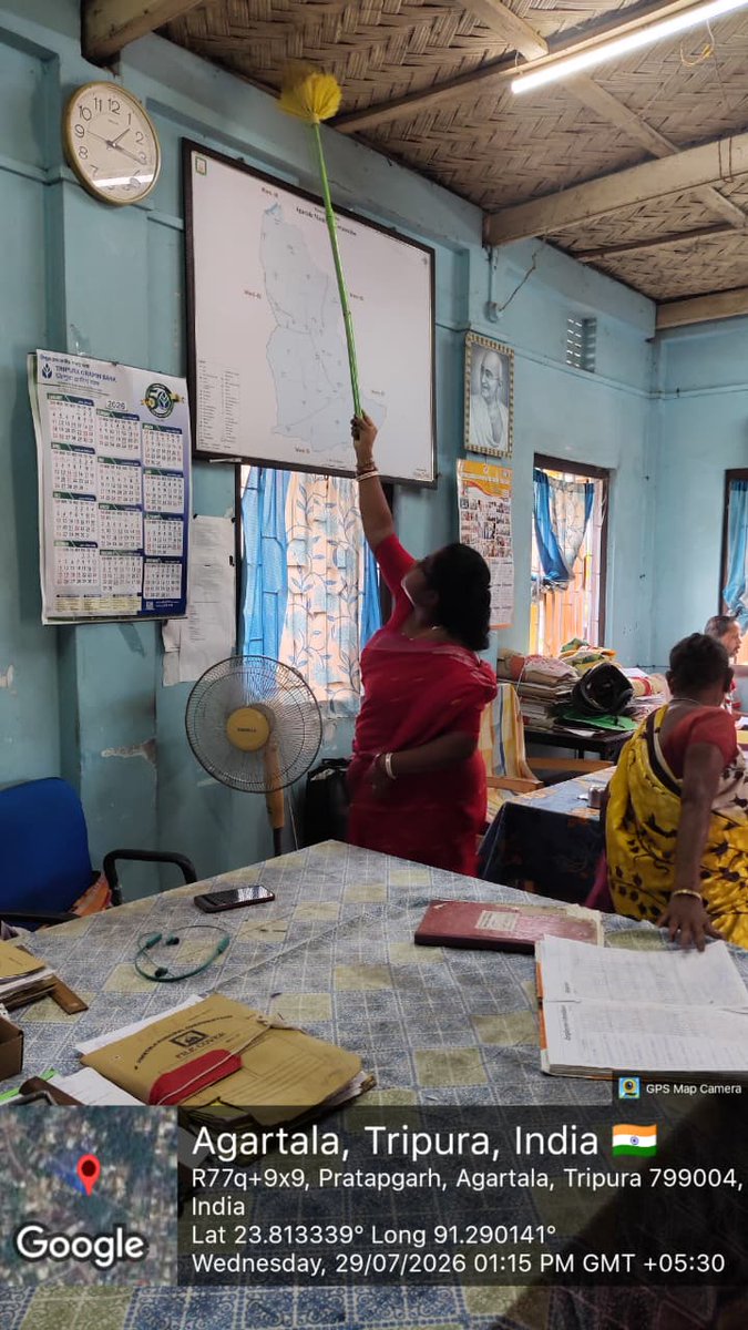 AMCAgartala's tweet photo. 🧹 Safai Apnao, Bimari Bhagao* 🏥

As part of the "Safai Apnao, Bimari Bhagao" initiative, Agartala Municipal Corporation* successfully organized a Ward Office Cleaning Drive along with an Awareness Rally to promote cleanliness, hygiene, and public health. https://t.co/OGbwKATa72