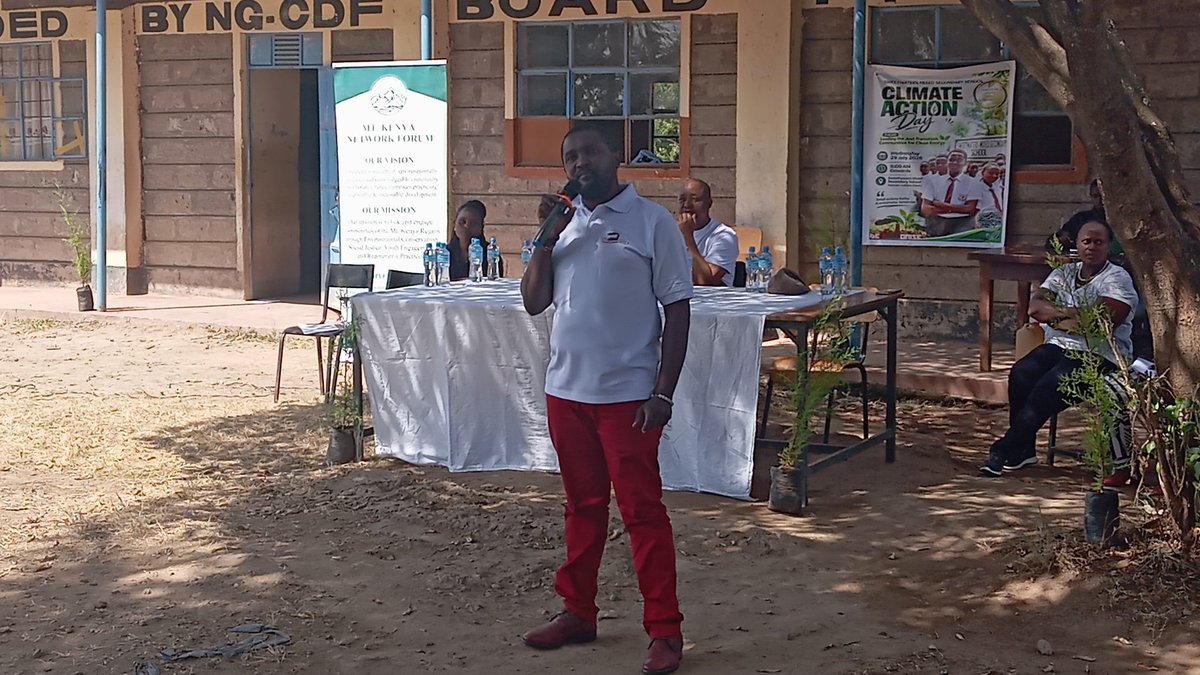 MtKenyaNetwork1's tweet photo. A just transition means putting people first. Communities deserve clean energy, decent jobs, and a healthy environment—not pollution & broken promises.Together we can build a future powered by renewable energy.
#JustTransition #StopCoal #ClimateJustice @deCOALonize @ajws https://t.co/cWeOixl88Z
