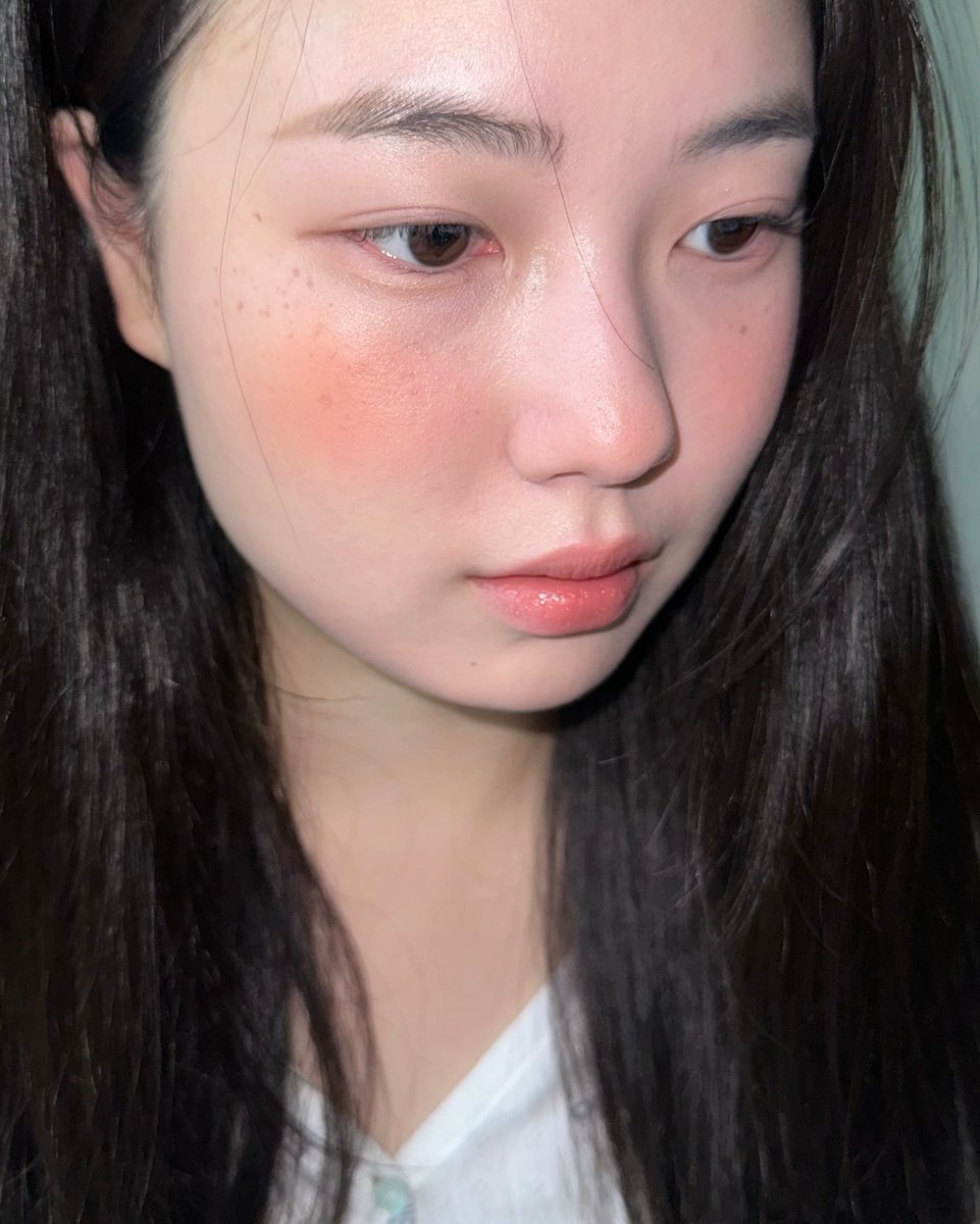 CorlissHan6y's tweet photo. 静寂に耐えられないからといって、無意味な雑音で埋め尽くすのもなんだか違う気がする。君は、自分の思考をあえて放置しておく勇気を持っているかな？ https://t.co/o8T6Yeg9x9