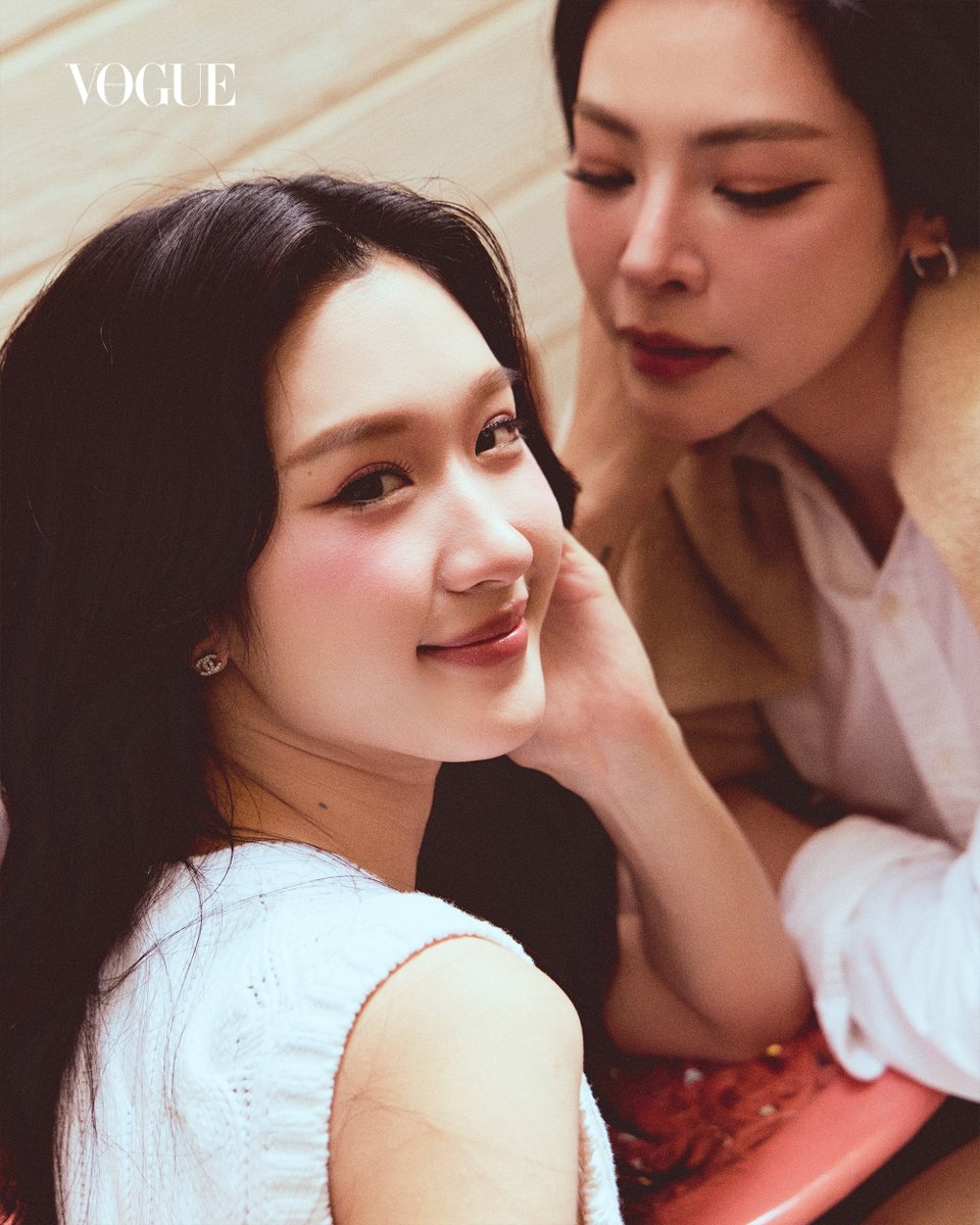 VogueThailand's tweet photo. #VogueOneDayWith EP.7 | ส่งท้ายตอนด้วยอัลบั้มภาพสุดพิเศษจากวันสบายๆ ของ ‘ฝ้าย-พีรญา’ และ ‘อะตอม-ปริยะ’

ชมภาพบรรยากาศตลอดหนึ่งวันของ ‘ฝ้าย-พีรญา’ @malisorn00  และ ‘อะตอม-ปริยะ’ @atomprys ระหว่างการทำเวิร์กช็อปสมุนไพรไทย ณ Homprung By BAIHOR พร้อมเก็บทุกโมเมนต์น่ารักและความเป็นธรรมชาติที่ทั้งคู่ถ่ายทอดออกมาผ่านเลนส์ของโว้ก สามารถชมภาพทั้งหมดได้แล้วที่ https://t.co/kZ04Ujqd5C

ติดตาม One Day With FayeAtom ได้แล้วที่ https://t.co/pbtPht4xQI หรือ https://t.co/FLajsTWqft

ภาพ: ธนัท เตรียมชาญชูชัย

#OneDayWithFayeAtom
#VogueTHxFayeAtom
#FayeAtom @FFabel_Ent