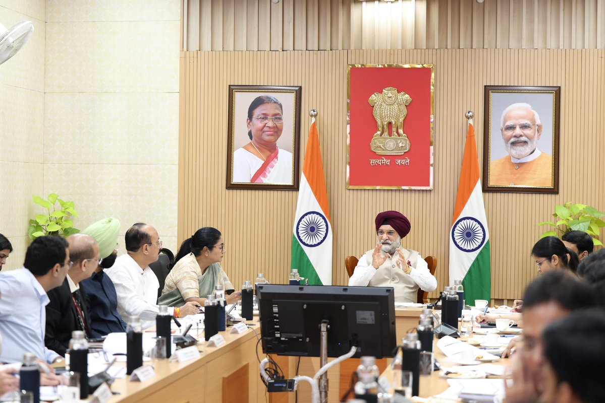 LtGovDelhi's tweet photo. Chaired a meeting to review the progress of Deregulation & Compliance Reduction in Delhi, along with Hon’ble CM Smt. @gupta_rekha and Ministers Shri @ashishsood_bjp and Shri @mssirsa, in line with Hon’ble PM Shri @narendramodi Ji’s vision of Ease of Doing Business and Ease of Living.

Directed all departments and agencies concerned to expedite the removal of excessive regulations and simplify compliance processes, while advancing reforms that foster entrepreneurship, generate employment, and make Delhi a more liveable city for all.

#ViksitDilli