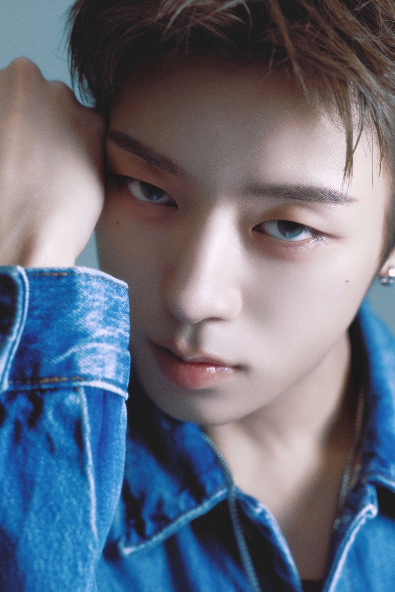 CUBE_NOWZ's tweet photo. NOWZ (나우즈) Digital Single [Achilles]  

Concept Photo 1
#진혁 #JINHYUK 

🪩 2026. 08. 05. 6PM (KST) 

#NOWZ #나우즈 
#Achilles https://t.co/YNHqSqyPK8