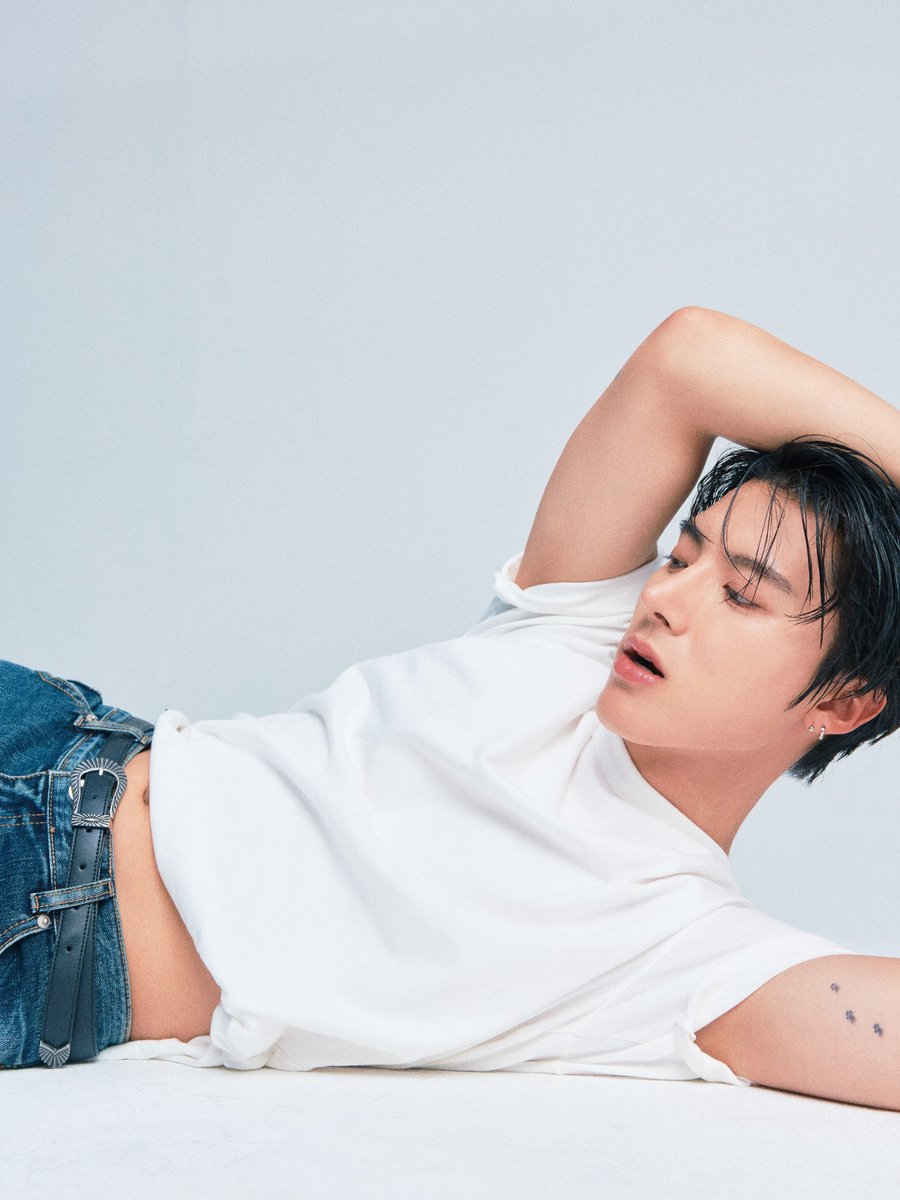 deobimom's tweet photo. #ERIC #에릭 IG 🦄📸 

wet hair with denim. https://t.co/ozXBorhahB