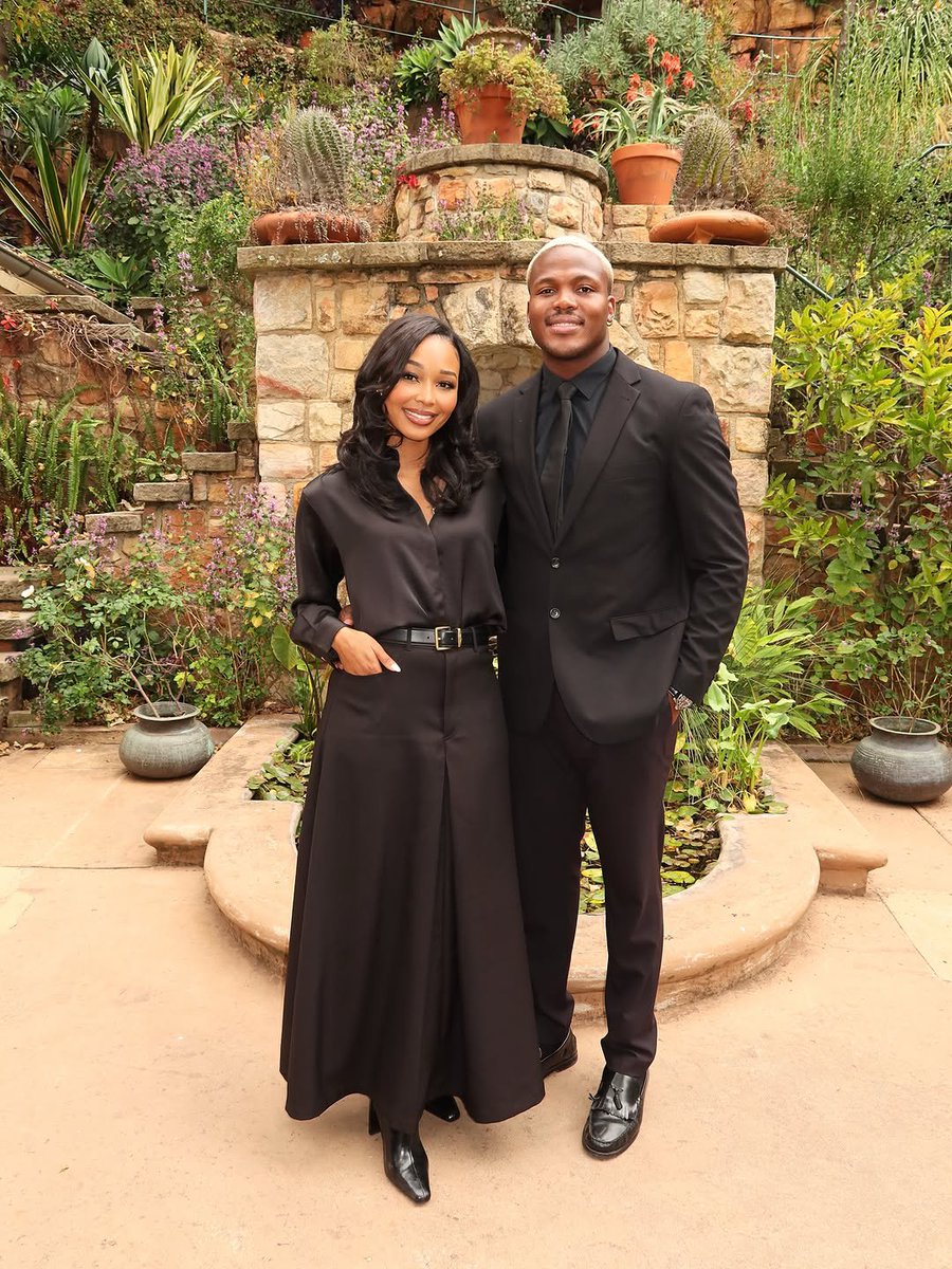 LukhanyoKwenene's tweet photo. Three years ago on this day, I had the privilege of witnessing my cousin brother Hacjivah Dayimani marry the love of his life, my gorgeous sister-in-law Busi Dayimani . ❤️💍
Happy 3rd wedding anniversary, love birds!!!
#happyanniversary #lovewins #phili https://t.co/3oZvyfhmJX