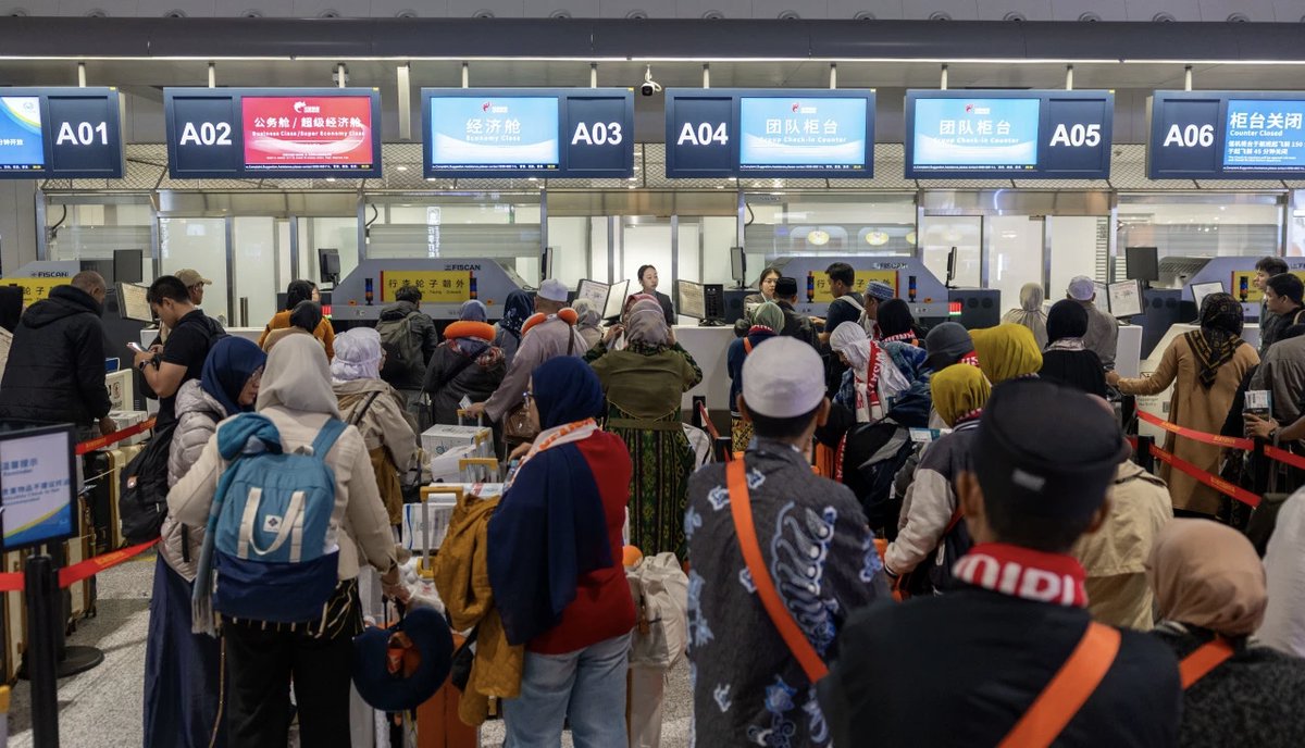 HiHainan's tweet photo. 📈 As of July 28, #Haikou Meilan International Airport has recorded over 1 million inbound and outbound passenger crossings so far this year — a year-on-year increase of 18.7%! 🎉
With visa-free access for citizens from 86 countries, Hainan is more connected than ever:
🌐 39 international/regional routes
🌍 Covering 19 countries & regions — UK, Germany, Singapore, Russia, and more
The world is coming to Hainan! 🌴🌊
#HaikouMeilanAirport #Hainan #VisaFree #HainanTravel #InternationalFlights #HainanFTP #VisitHainan