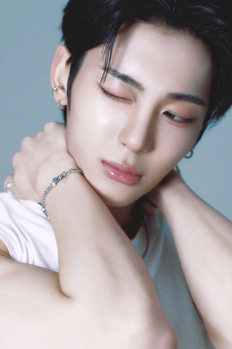 CUBE_NOWZ's tweet photo. NOWZ (나우즈) Digital Single [Achilles]  

Concept Photo 1
#시윤 #SIYUN 

🪩 2026. 08. 05. 6PM (KST) 

#NOWZ #나우즈 
#Achilles https://t.co/vsJouYWbcO