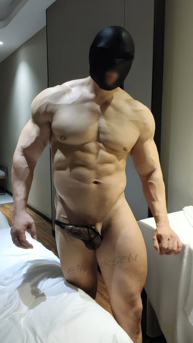 hunksen's tweet photo. 教练的雄根逐渐翘头耻度拉满 https://t.co/qVOnPCcEkU