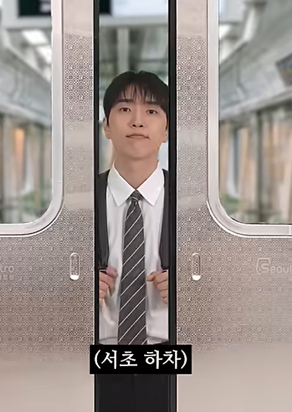 DdoesntknowC's tweet photo. 사료 수집가가 되어 현실 고증에 착실한 컨텐츠로 말미암아 모든 구절구절 마디마디마다 깊은 공감 (특히 곰돌오빠가 키작은 사람들은 더 힘들겠다 할때 현눈_눈 오열터질뻔) 하지만 구디서초 하차하시는 용안을 보는데 이런 사람 없어요구디에도엄서요신도림-강남모든구간털어도엄써요(급발진) https://t.co/GX2EL2TsPk