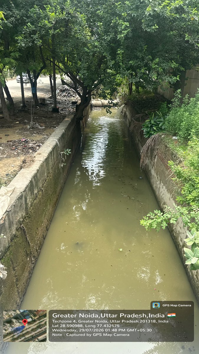 SriAvinashKr's tweet photo. @OfficialGNIDA आपके संवेदनशील ध्यान एवं त्वरित कार्रवाई के लिए हृदय से धन्यवाद। 🙏

@myogiadityanath @dr_maheshsharma @tejpalnagarMLA आपसे विनम्र एवं भावनात्मक अनुरोध है कि किसी भी संभावित अप्रिय घटना को रोकने तथा बच्चों, बुजुर्गों एवं आम नागरिकों की सुरक्षा सुनिश्चित करने हेतु इस खुले नाले को ढकने का कार्य कृपया यथाशीघ्र पूर्ण कराया जाए।

समय रहते उठाया गया यह छोटा-सा कदम भविष्य में किसी बड़ी दुर्घटना को रोक सकता है। आशा है कि जनहित एवं सुरक्षा को प्राथमिकता देते हुए इस कार्य को शीघ्र पूरा कराया जाएगा। 🙏

#GreaterNoidaAuthority #GNIDA #NEFOWA #जनहित #जनसुरक्षा #सुरक्षितग्रेटरनोएडा #OpenDrain #PublicSafety