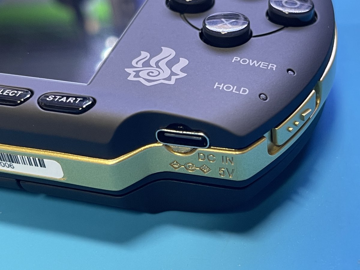 KaguraRepairing's tweet photo. 4ヶ月前に作ったPSP3000モンハンモデルをType-C化😇
色々と製作物が貯まってるのでメルカリにでも出したいところだけど…説明文打つのめんどいぬぬぬ _(:3｣∠)_ https://t.co/WCVnSgj3TR