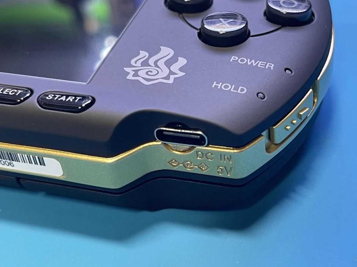 PSP3000 モンハンモデル 神楽 on X: 