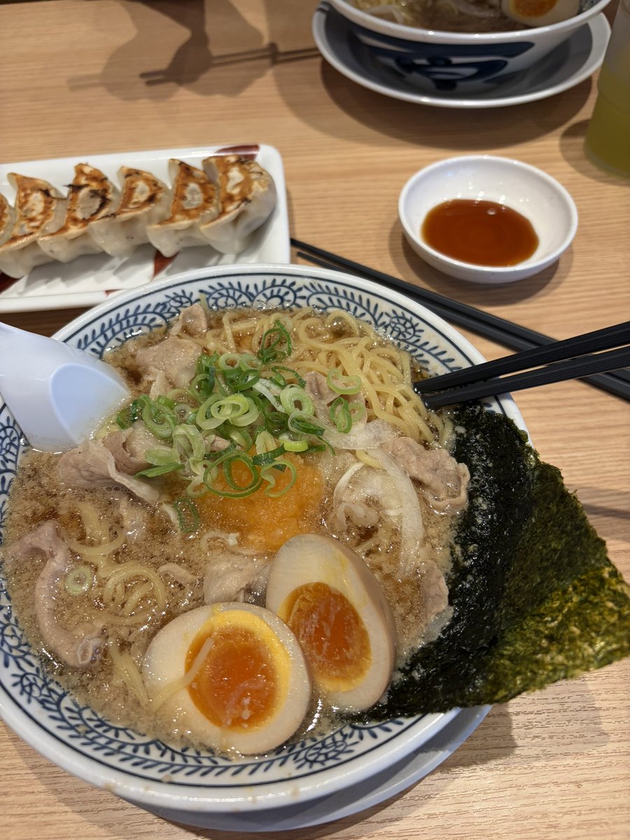 yjrn0516's tweet photo. 仕事終わりの丸源🍜
毎日りなと楽しい幸せ☺️ https://t.co/ON3rHWHt6d