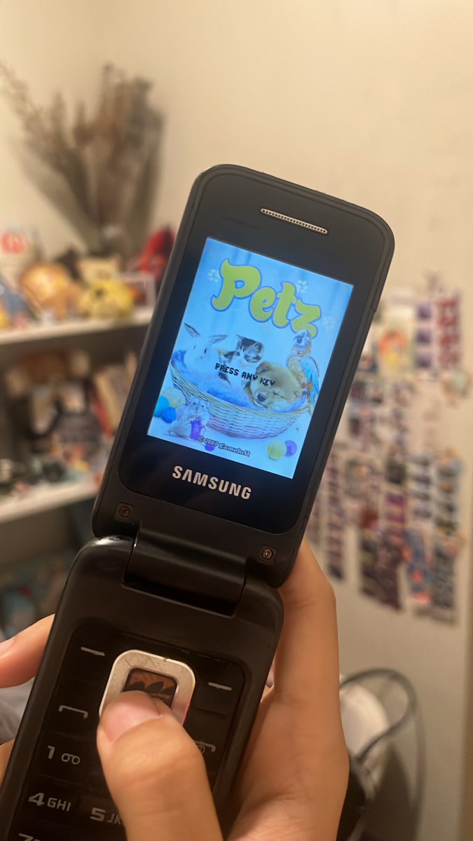 hangyodop's tweet photo. wts samsung lipat jadul lumayan bisa foto juga dan main game java https://t.co/n1eilQTvEt