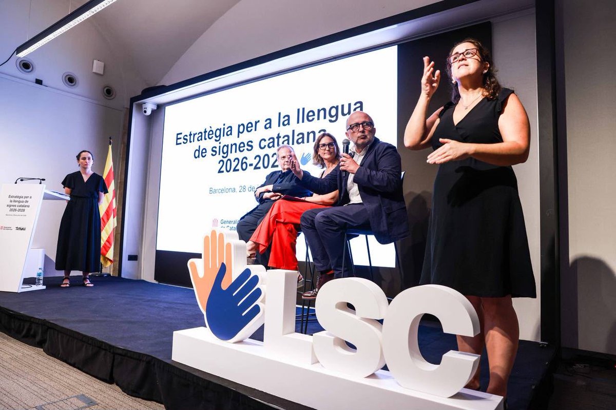 recercauniscat's tweet photo. 📢 El @govern aprova l'Estratègia de la llengua de signes catalana 2026-2028

🔵 Prioritzem els projectes d'LSC a la convocatòria INTERLINGUA per fomentar-ne la presència a les universitats

🔵 Reforcem la inclusió universitària i la recerca aplicada

🔗 https://t.co/Dr4dQ93kYu https://t.co/VK9c1SOMsK