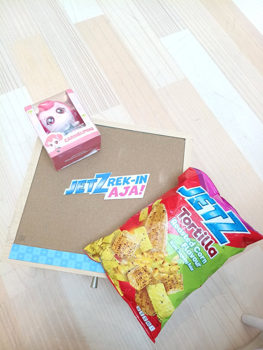 craayeonz's tweet photo. Inikah rejeki bawa JetZ dari rumah 🥹🫶🏻
Menang quiz pertanyaan pertama wahahaha
DAPET LACI REAL LACI ALIAS BERAT BANGET ANJAYY

Gemeter banget abis jawab 😭😭😭

@JetZ_Snack x @Hearts2Hearts

#Hearts2Hearts #하츠투하츠 #JetZ #JetZxHearts2Hearts #JetZrekinAja https://t.co/VlV59mPleN