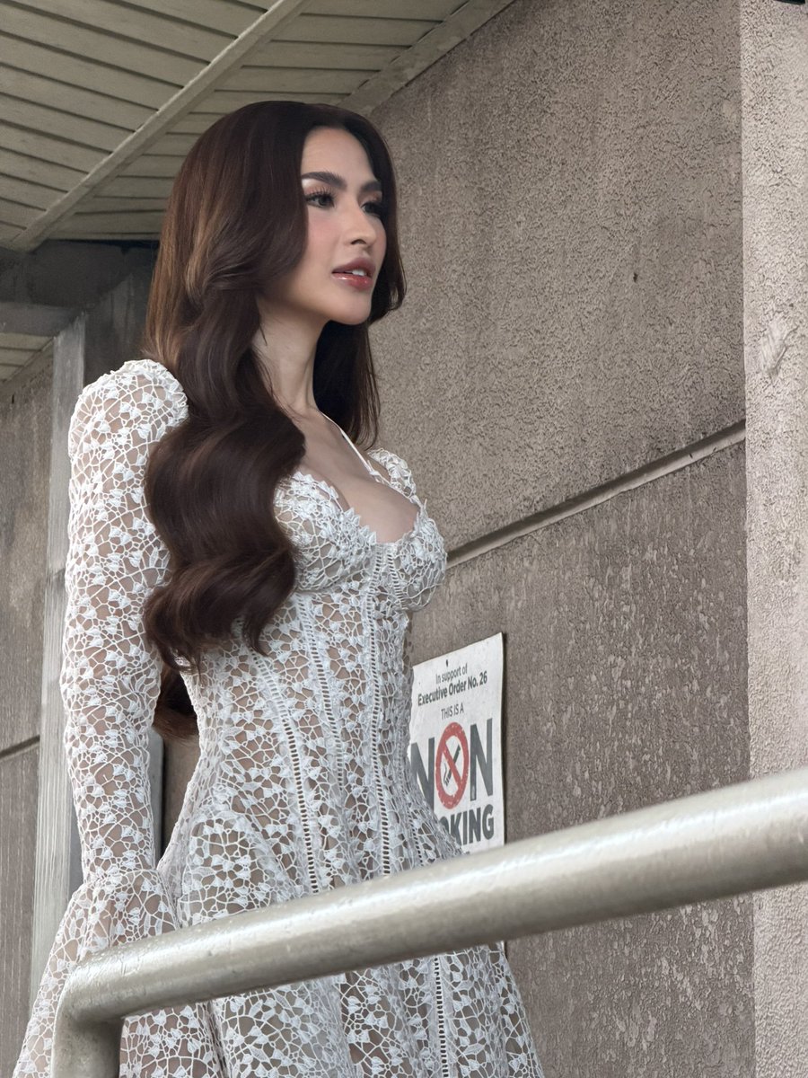 karlangel_rocks's tweet photo. Ang alaga kong manika. #Yllana https://t.co/RBAGRAY5y9