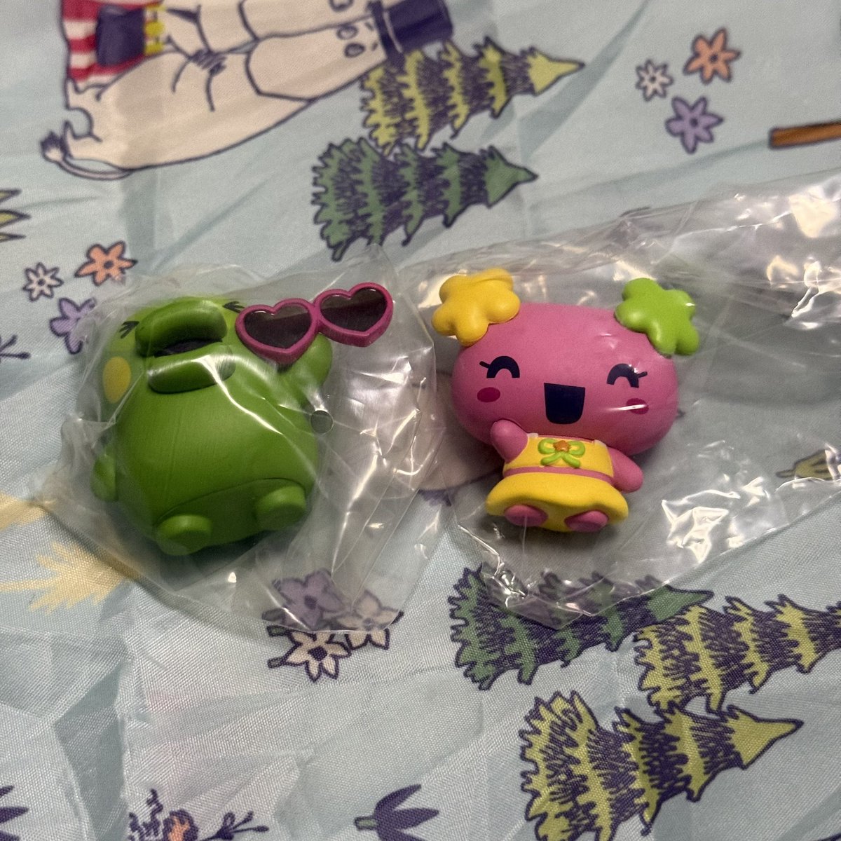 joha_choi99's tweet photo. たまごっち みんなでバカンスフィギュア

求→まめっち ＞ めめっち

譲→くちぱっち　ふらわっち

郵送での交換希望
まとめて交換してくださる方優先させていただきます🙇‍♀️
条件の合う方お声がけください！ https://t.co/fTCDl9xW1S
