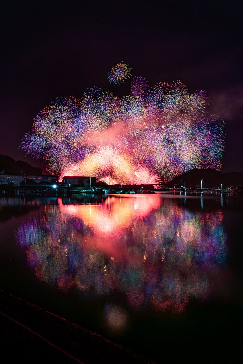 S1raKZ's tweet photo. 色んな花火
今年は長岡も行きたいし長良川も行きたいし赤川も、尾鷲、熊野も行きたい https://t.co/bQgci7IPfh