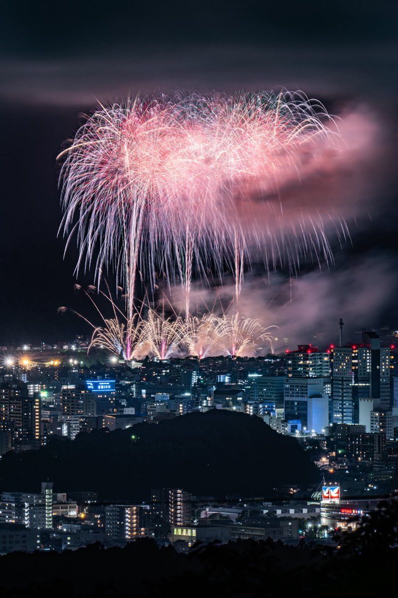 S1raKZ's tweet photo. 色んな花火
今年は長岡も行きたいし長良川も行きたいし赤川も、尾鷲、熊野も行きたい https://t.co/bQgci7IPfh