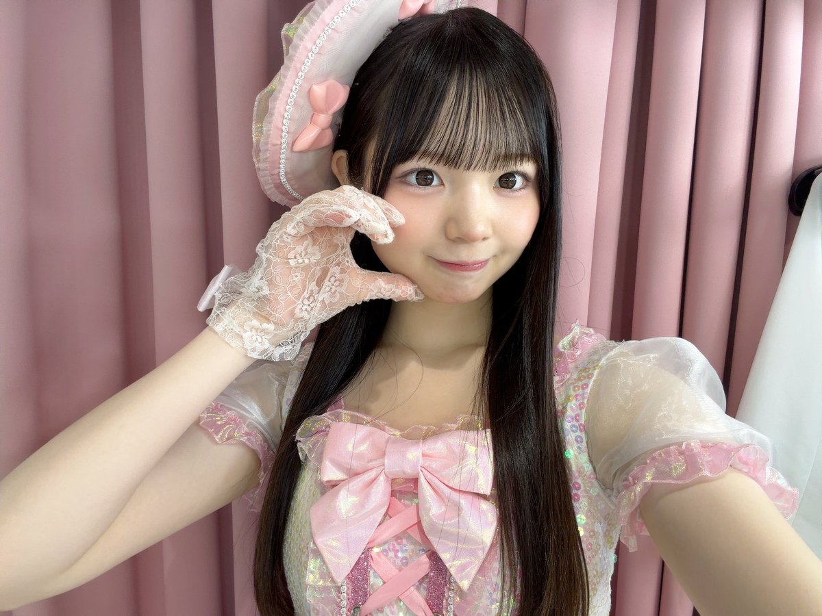 Saki_Oga0516's tweet photo. #AKBが好きish 
握手会･オンラインお話会 受付中です❕
https://t.co/wOdVps9vBm

【オススメ】
9/5 5部 えまちーとお揃い🎀
9/6 4部 セーラー服×ツイン🫶🏻

【サイン似顔絵🎨】
8/15 第5部 サインB  (サインBには初!!)
8/16 第4部 サインA
⬆️ラスト受付です！🥲

たくさんお話できるの待ってるよ〜🫶🏻 https://t.co/9JVMXwsTSP