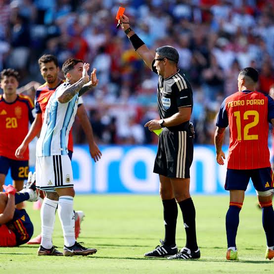 TweetsByFlash's tweet photo. IFAB has officially confirmed that Enxo Fernández SHOULD NOT have been sent off against Spain at the World Cup! ❌ https://t.co/VgVxuwCPX8