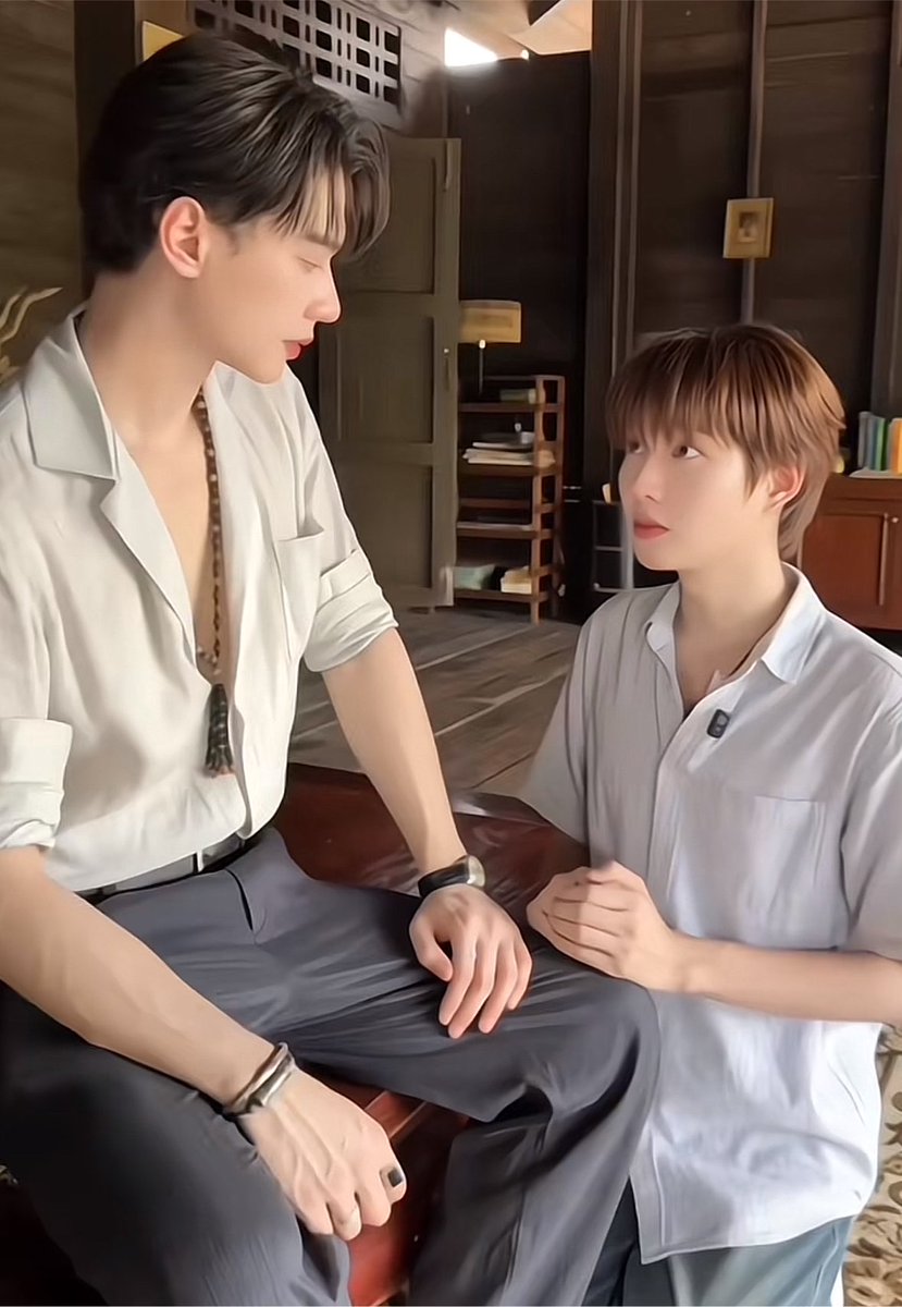 lovelyuhao's tweet photo. expectation                                      reality https://t.co/uzRIdcDrp5