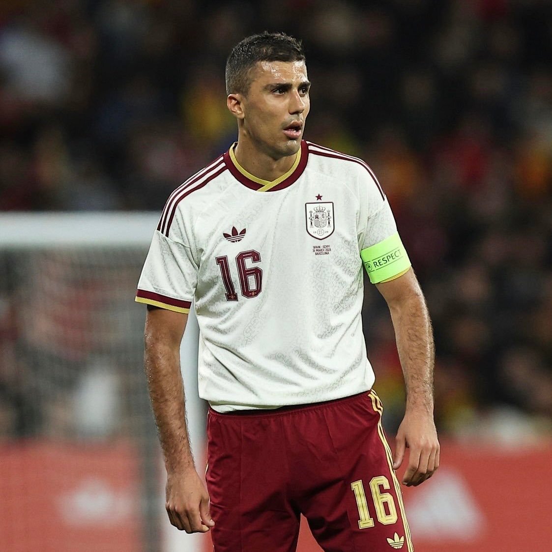 Sage_FCB's tweet photo. 🎙Pep Guardiola reveals which club suits Rodri best:

🗣️“I've coached Barcelona, Manchester City and, most importantly, I've coached Rodri. I know exactly the kind of player he is and the environment he needs to perform at his best.

Rodri is one of the calmest and most intelligent players I've ever worked with. He doesn't need noise or instability around him. He needs a club with a clear footballing identity, a project built around controlling games and players who understand positional football.

For me, his style suits Barcelona more than any other club. Barcelona has always been the home of intelligent midfielders, and Rodri has every quality to thrive there. The way he thinks about football, his personality and his leadership fit perfectly with what Barcelona represents.

If Rodri is choosing his next destination, he shouldn't look at names or history alone. He should choose the project that brings the best out of him. Barcelona offers that. I know the player, and I know Barcelona it's a match that makes complete footballing sense.”