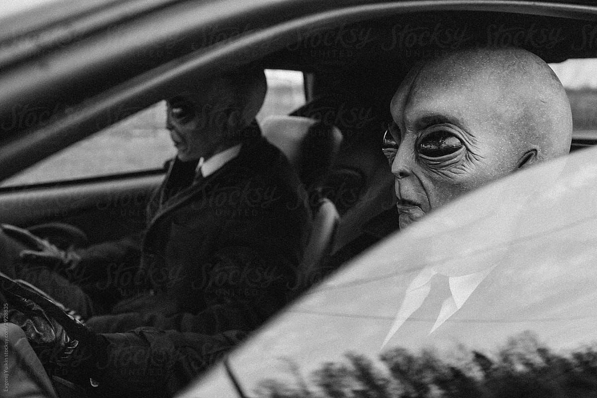 alien23j's tweet photo. the police pulled us over and asked for a driver’s license… we’re from Mars https://t.co/c68AHw25yg
