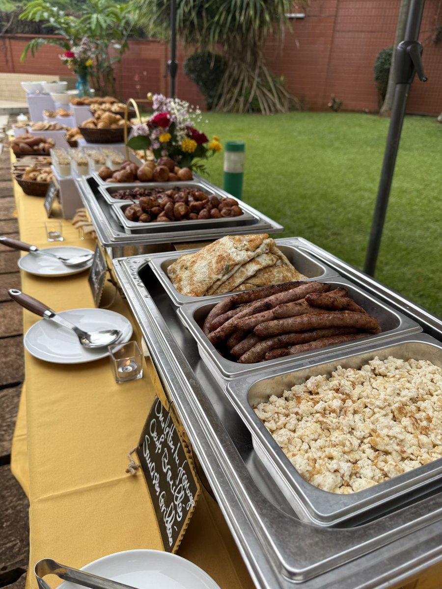 CLetitia_'s tweet photo. ERASMUS BREAKFAST 🇪🇺🤍

Ce matin nous avons eu la lourde tâche de dresser un buffet petit-déjeuner pour 30 personnes à la résidence de l’ambassadeur de l’Uniom Européenne. https://t.co/Zje8ktJHq7
