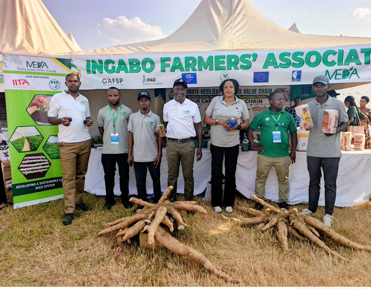 INGABOFAMERS's tweet photo. At #RwandaAgriShow2026, Minister Dr.Ndabamenye called cassava farmers to adopt #ZaiPit Technology, praising the efforts of the Ingabo Farmers' Association &amp; its partners in promoting climate-smart innovations to increase cassava productivity, and strengthen resilience.@EUinRW https://t.co/MoalHJjxMj