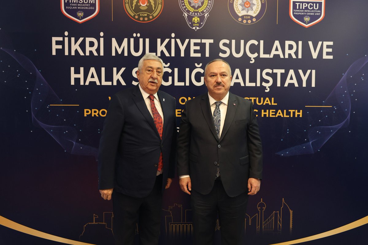 B_Palandoken's tweet photo. Emniyet Genel Müdürlüğü Güvenlik Daire Başkanlığı Fikri Mülkiyet Suçları Merkez Şube Müdürlüğü tarafından düzenlenen  Fikri Mülkiyet Suçları ve Halk Sağlığı Çalıştayı' na, Emniyet Genel Müdürümüz Sayın Ali Fidan ile birlikte katılım sağladık. Fikri mülkiyet haklarının korunması ve sahte ürünlerle mücadelede kurumlar arası iş birliğinin güçlendirilmesine yönelik gerçekleştirilen çalıştay, ulusal ve uluslararası düzeyde geniş bir katılımla gerçekleştirildi.

Çalıştay kapsamında; sahte ilaçlar, sahte tıbbi cihazlar, sahte tohumlar, sahte tarım ilaçları, sahte kozmetik ürünleri, sahte oyuncaklar, sahte temizlik ürünleri, sahte tekstil ürünleri ve diğer tüketici ürünlerinin insan sağlığı, çevre, tarım ve kamu güvenliği üzerindeki etkileri bilimsel ve uygulamaya dönük oturumlarda ele alındı. Toplum sağlığının korunması ve fikri mülkiyet haklarının etkin şekilde güvence altına alınmasına yönelik yürütülen çalışmaların öneminin bir kez daha vurgulandığı verimli bir program gerçekleştirildi.