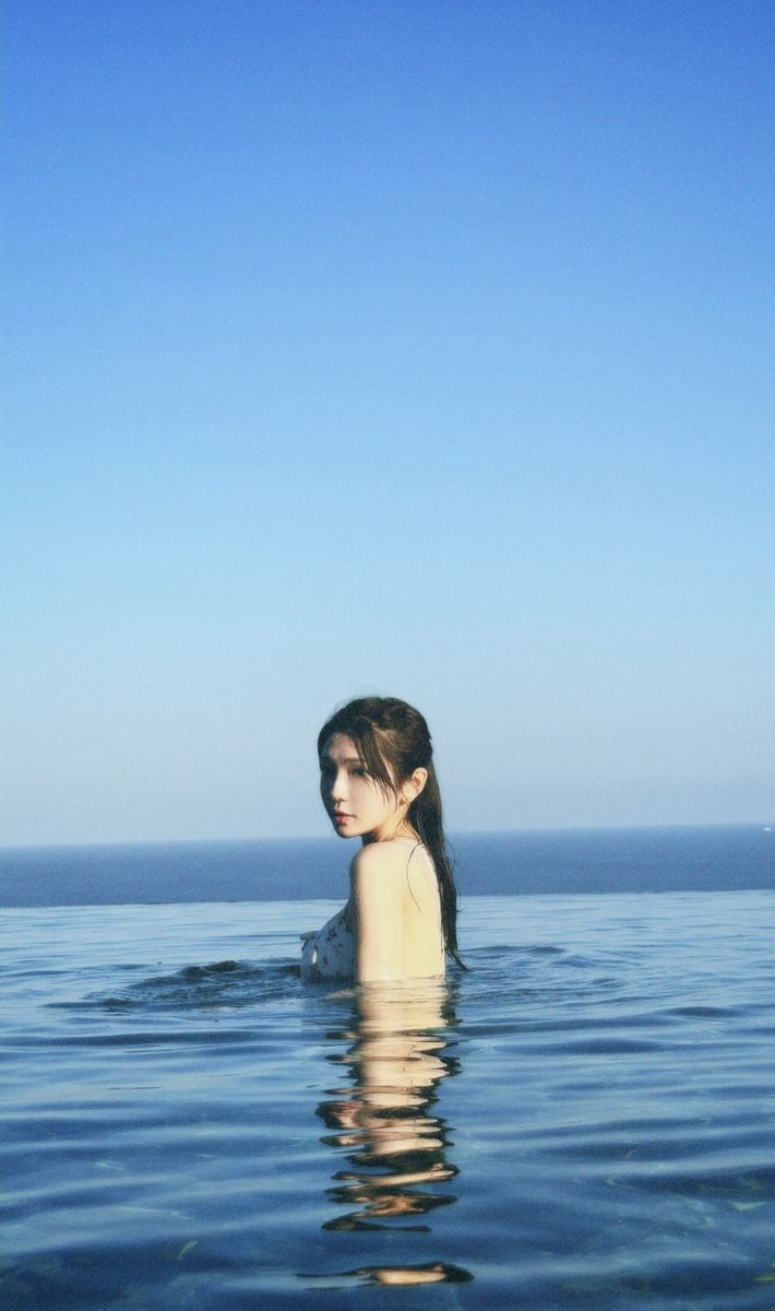 naughtgilr's tweet photo. Swim https://t.co/sg94oc0H8C