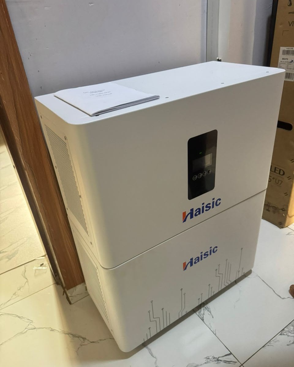 DonjedEnergy's tweet photo. Remote workers: Don't let NEPA interrupt your workday.

Power your workstation with our 4KVA/8KWH all-in-one solar system. Runs your AC, laptops, WiFi, lights &amp; more.

- Only ₦891,000 upfront (30%)
- ₦2.9M all-inclusive (panels, installation &amp; logistics)

DM us to get started.