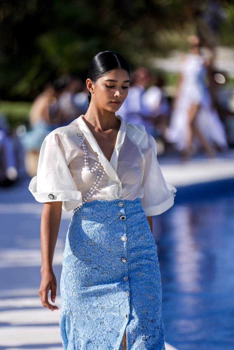 AltwaimSara's tweet photo. A refined summer look with feminine details.🌊 https://t.co/pXNjIynkJr