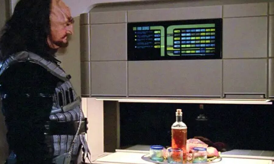 SlashoGabriel's tweet photo. @alphafox I really wish we didn't have to eat animals, but mother nature designed us this way.
Hopefully we'll get those Star Trek Replicators someday soon, then we can eat all the meat we want without actually taking an animals life. https://t.co/9N9GZXce1F