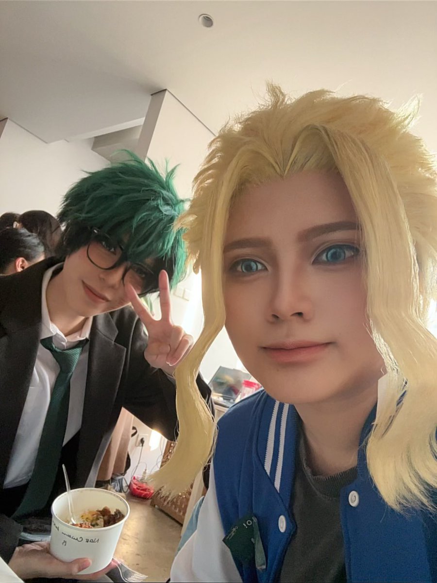 Ivypendragon's tweet photo. We do look so tired @kaja_hara 

#dekucosplay
#midoriyacosplay
#allmightcosplay https://t.co/QNYi0Q1zrO
