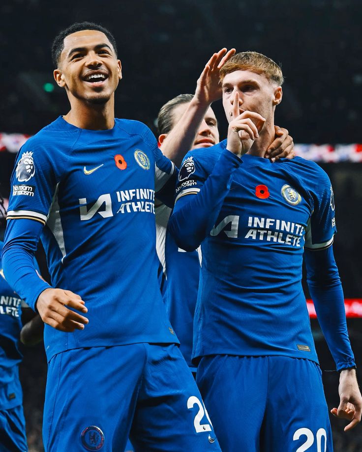 cfcgate's tweet photo. ليفاي كولويل عن كول بالمر:

🗣 "نعلم جميعًا مدى جودة كول، ونرى ذلك يوميًا. الموسم الماضي كان صعبًا عليه بسبب الإصابات، لكننا لم نفقد الإيمان بقدراته.

إنه لاعب مهم جدًا لنا، ويمكنه التألق في أي وقت يريد" https://t.co/yvsSShMUiE