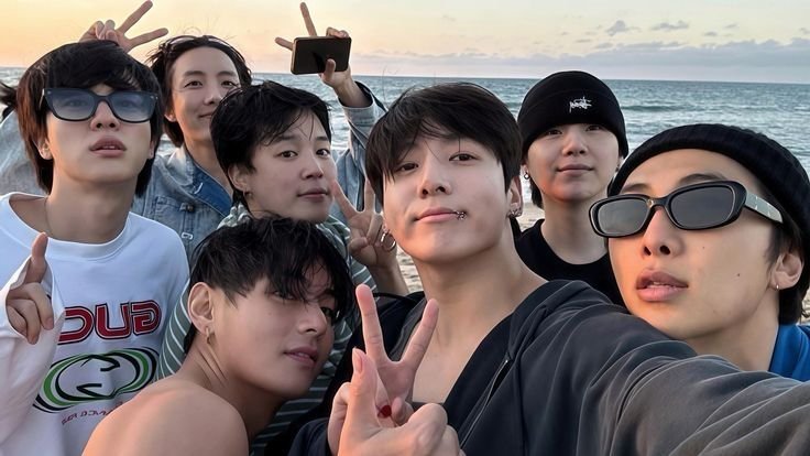 winnttaebear's tweet photo. ARMY FOREVER WITH BTS
BTS ARMY ARE WITH YOU
BTS PAVED THE WAY
BTS OUR INSPIRATION
BTS BTS BTS
#WeStandWithBTS https://t.co/m8tiDTjzU1