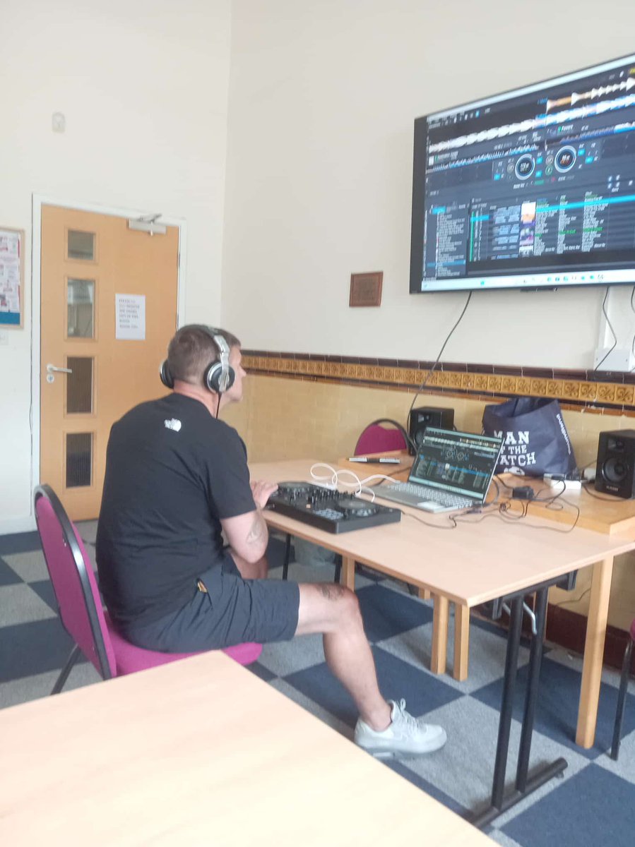 RRR_LUF's tweet photo. DJ Workshop π§πΆ
Our DJ Workshop continues... A fun session bringing people together to learn new skills, build confidence, and enjoy music.
#RedRoseRecovery https://t.co/0glk3FISDh
